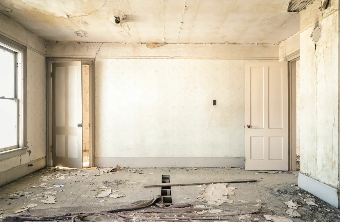 Waste disposal crew managing a cleanout project in Burke Centre